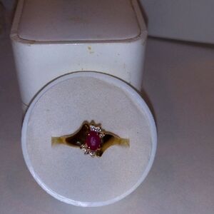10 Kt Real Gold Ruby And Diamonds Gemstone Ring Size9